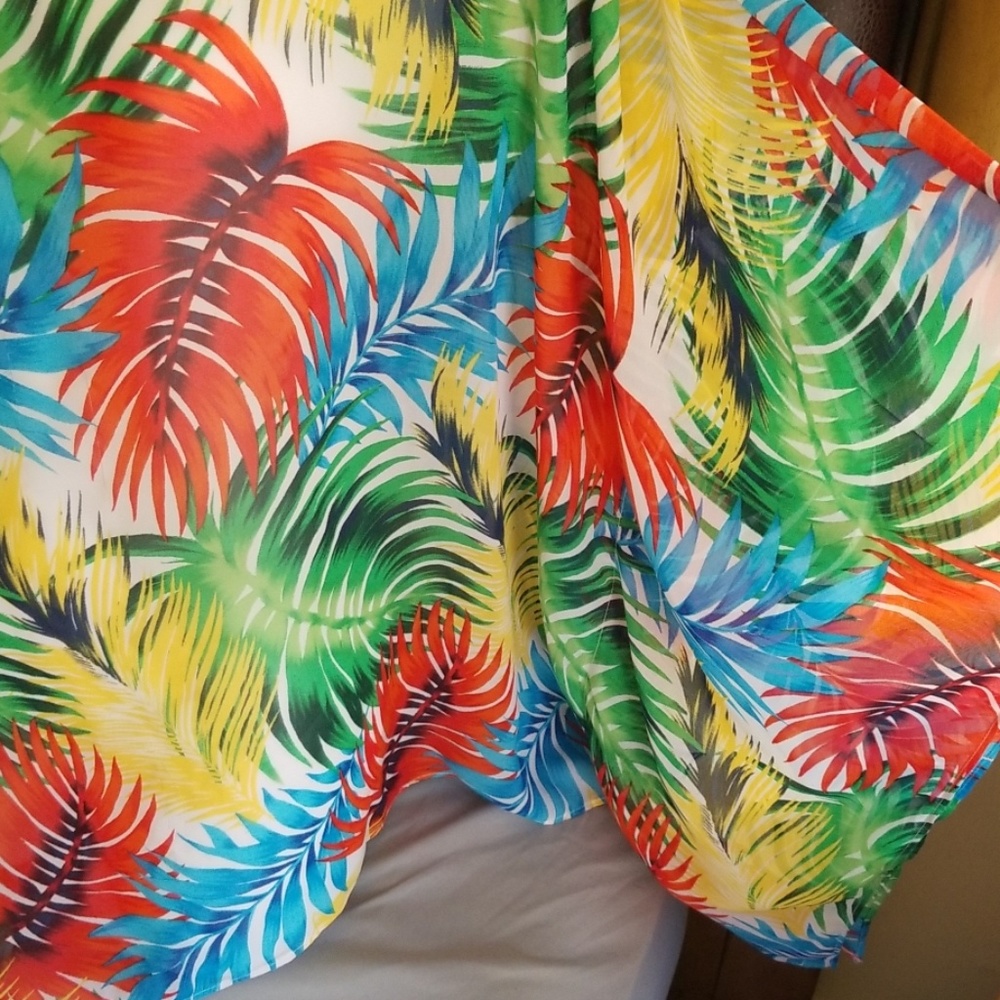 Colorful blouse - Picture 2 of 3